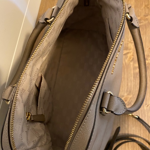 Michael Kors satchel purse - Picture 3 of 6